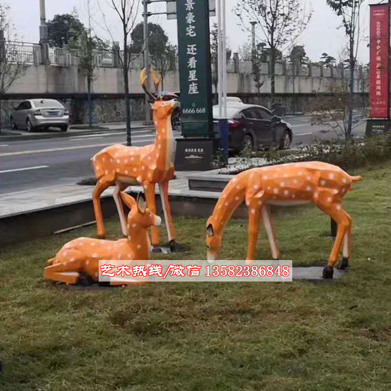 玻璃钢梅花鹿动物雕塑安装成品展示
